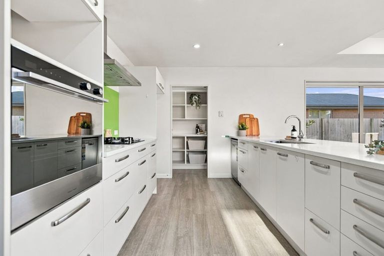Photo of property in 17 Conie Glen Lane, Broomfield, Christchurch, 8042