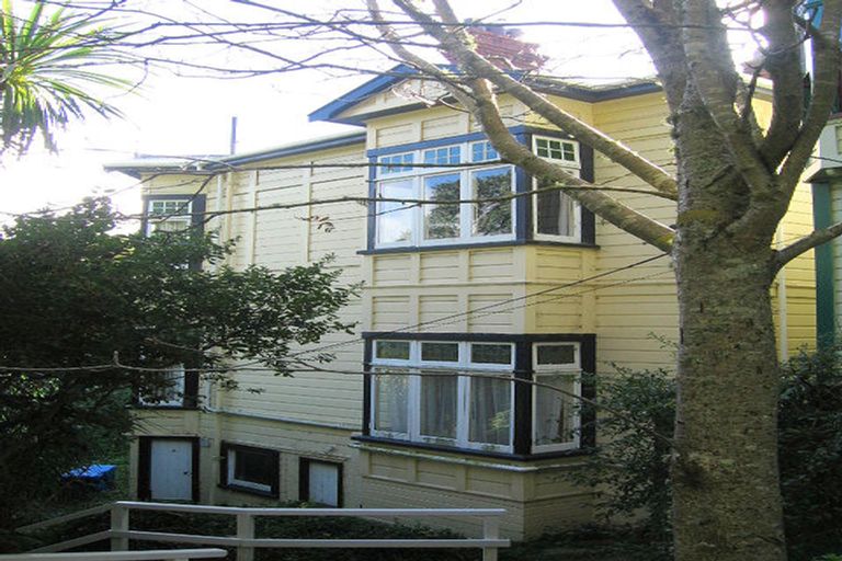 Photo of property in 21 Grass Street, Roseneath, Wellington, 6011