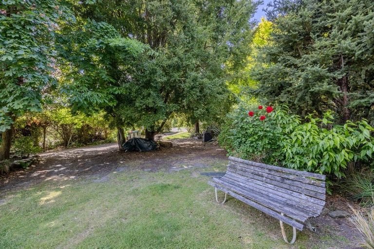 Photo of property in 24 Heuchan Lane, Wanaka, 9305
