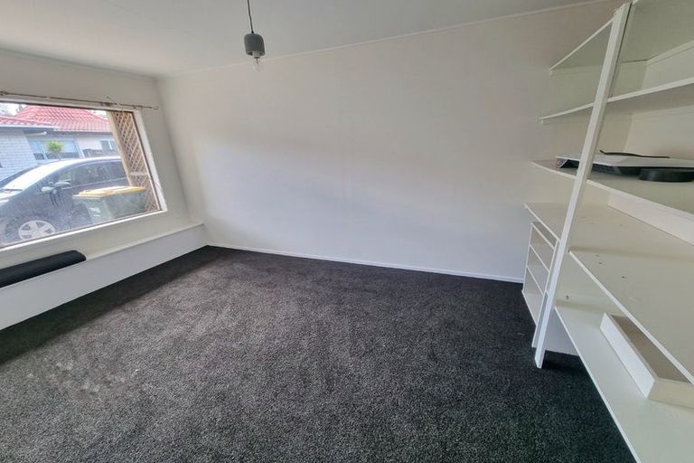 Photo of property in 1/6 Keldale Place, Forrest Hill, Auckland, 0620