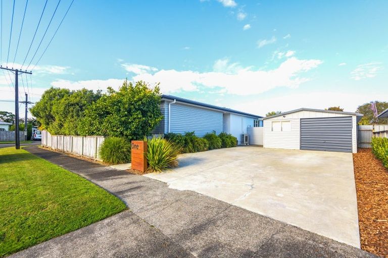 Photo of property in 1 Sinclair Avenue, Highbury, Palmerston North, 4412