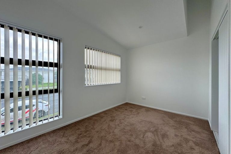 Photo of property in 86 Priestley Drive, Bucklands Beach, Auckland, 2014