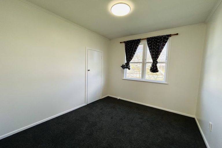 Photo of property in 27 Normandy Place, Henderson, Auckland, 0610