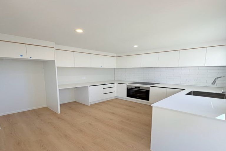 Photo of property in 27c Te Atatu Road, Te Atatu South, Auckland, 0610