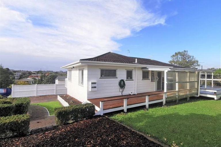 Photo of property in 41 Athena Drive, Totara Vale, Auckland, 0629