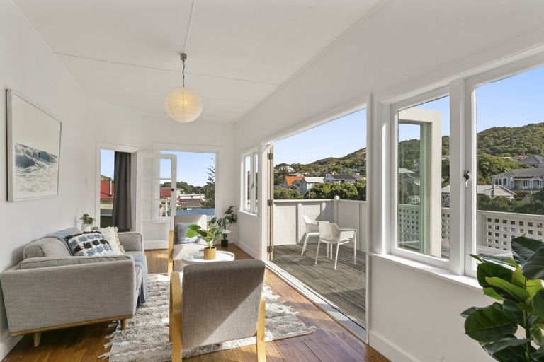Photo of property in 21 The Parade, Island Bay, Wellington, 6023