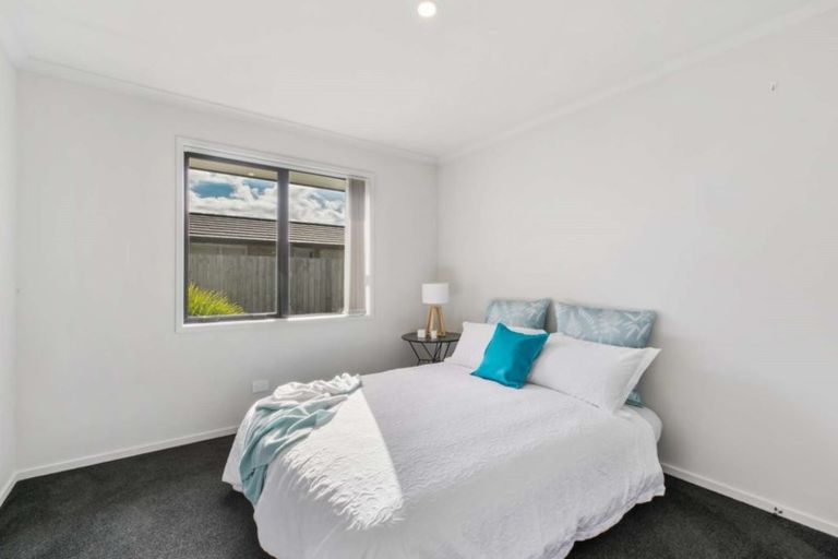 Photo of property in 37 Rainey Crescent, Papamoa Beach, Papamoa, 3118