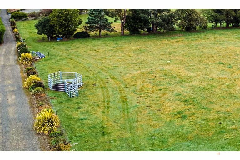 Photo of property in 293 Pleasant Point Highway, Levels, Timaru, 7975