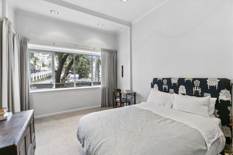 Photo of property in 65 Roxburgh Street, Mount Victoria, Wellington, 6011