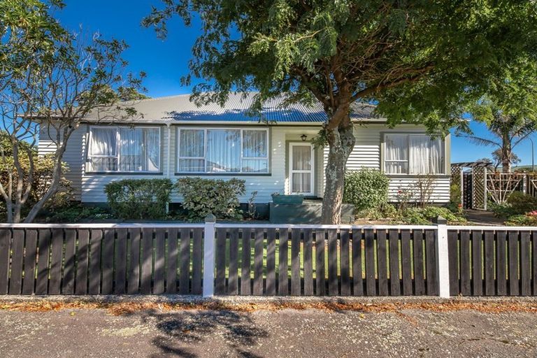 Photo of property in 92 Russell Street, Westport, 7825