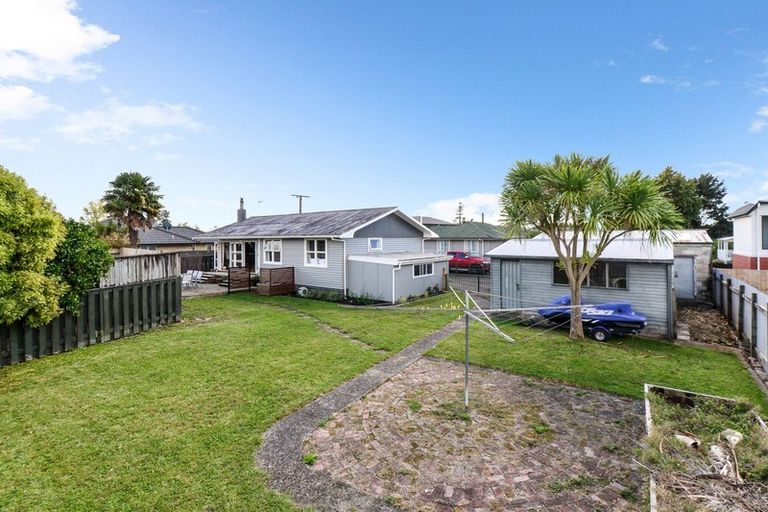 Photo of property in 12 Bruce Avenue, Glenview, Hamilton, 3206