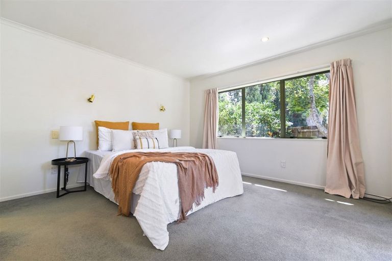 Photo of property in 12 Hastings Place, Hamilton Lake, Hamilton, 3204