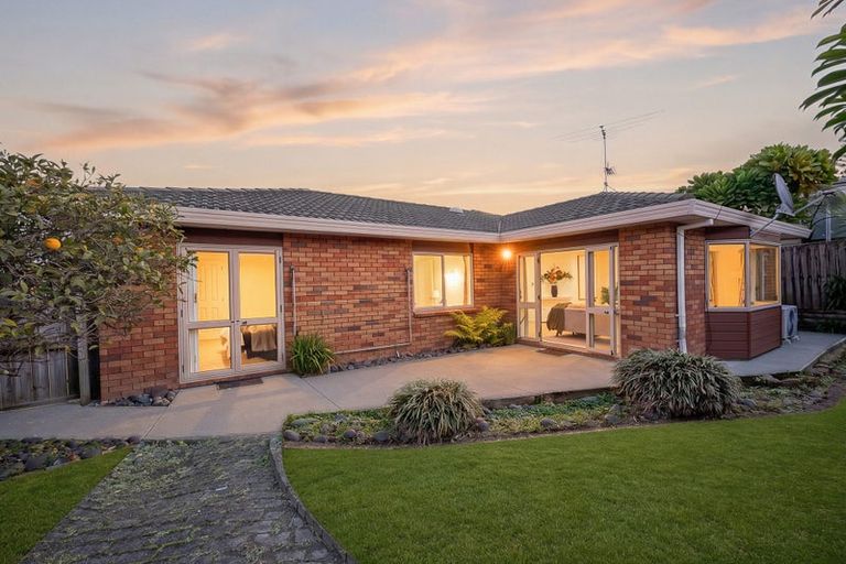 Photo of property in 17a Tirimoana Road, Te Atatu South, Auckland, 0602