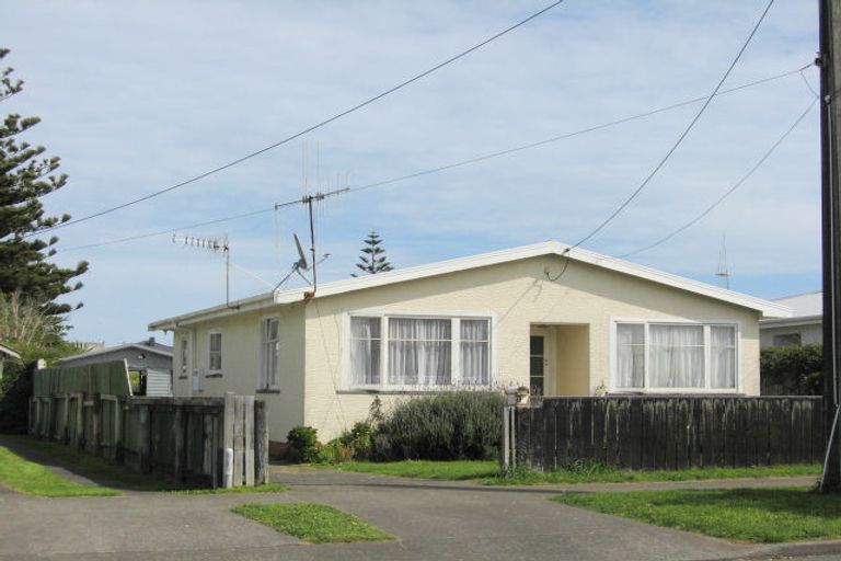 Photo of property in 171 Cornfoot Street, Castlecliff, Whanganui, 4501