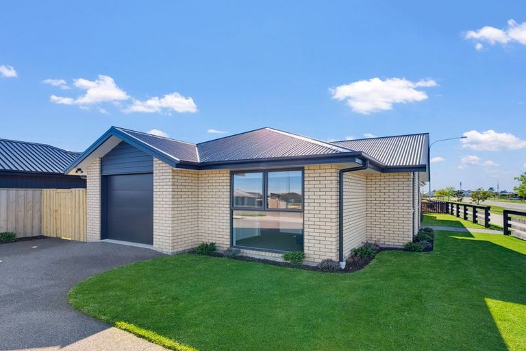 Photo of property in 2 Chambers Avenue, Woodend, 7610