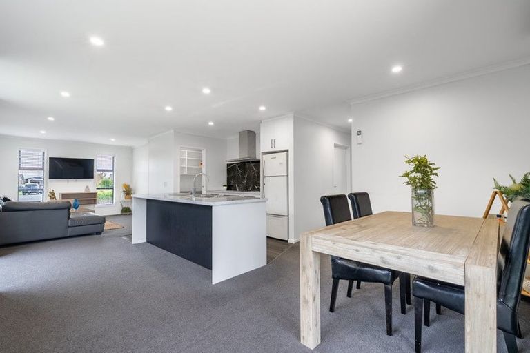 Photo of property in 28 Hartford Crescent, Rolleston, 7615