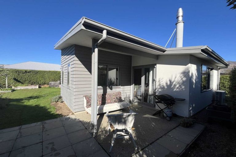 Photo of property in 1 Kakapo Court, Wanaka, 9305