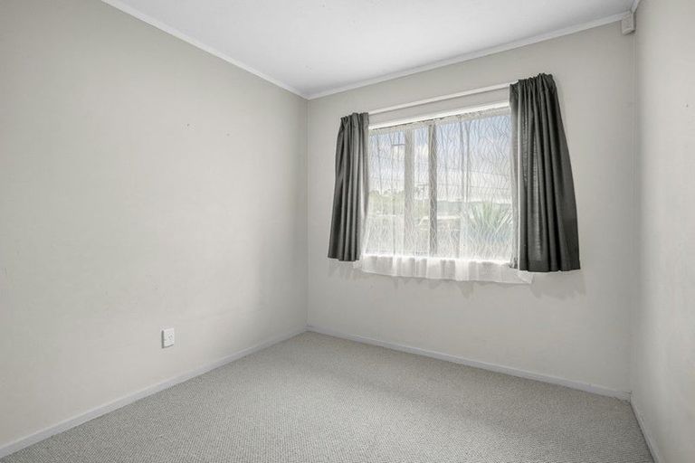 Photo of property in 2/1159 High Street, Taita, Lower Hutt, 5011