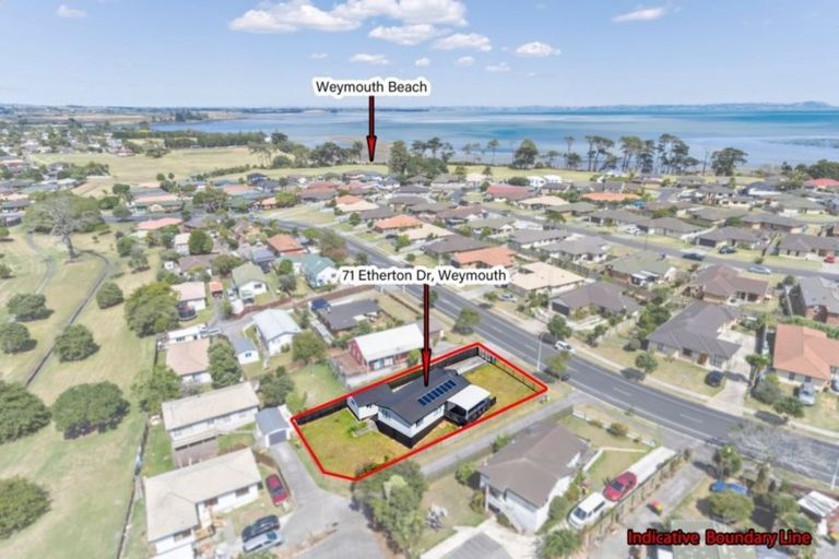 Photo of property in 71 Etherton Drive, Weymouth, Auckland, 2103