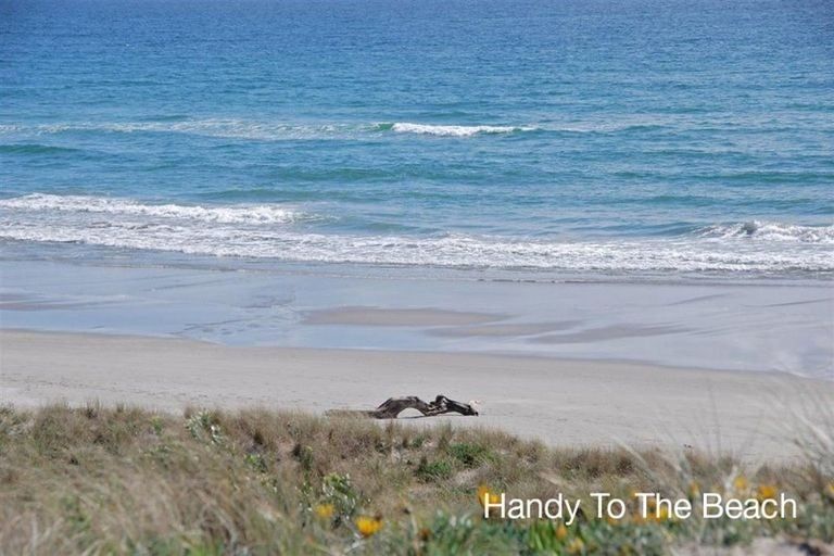 Photo of property in 2/4 Roys Road, Weymouth, Auckland, 2103