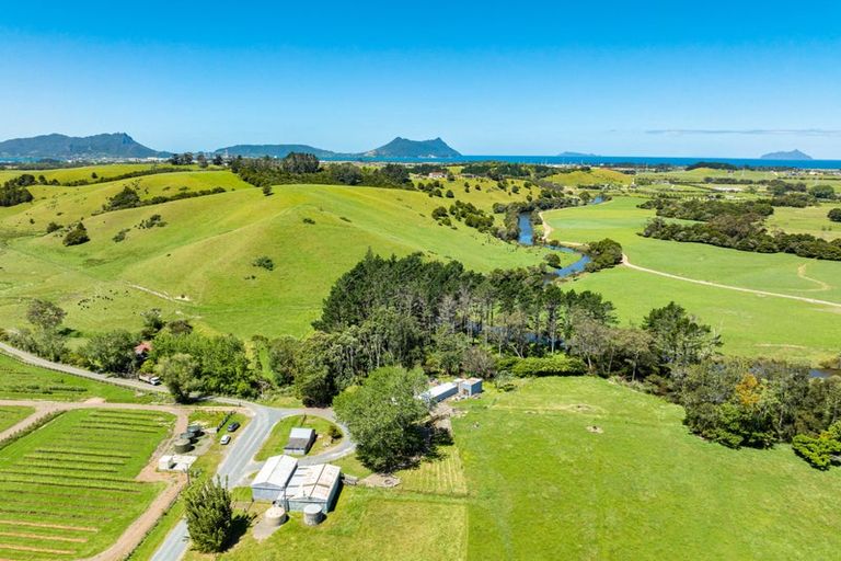 Photo of property in 228 Flyger Road, Mata, Whangarei, 0171