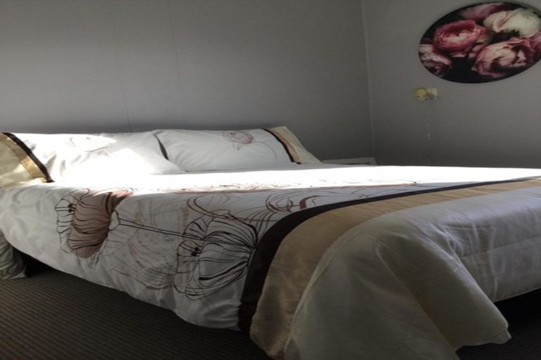 Photo of property in 129 Bridge Street, Eltham, 4322