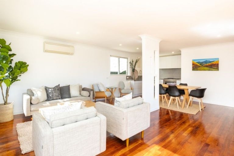 Photo of property in 1 Awarua Crescent, Havelock North, 4130