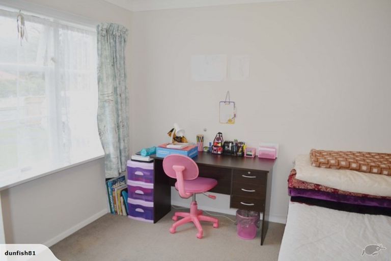 Photo of property in 3 Rowe Parade, Wainuiomata, Lower Hutt, 5014