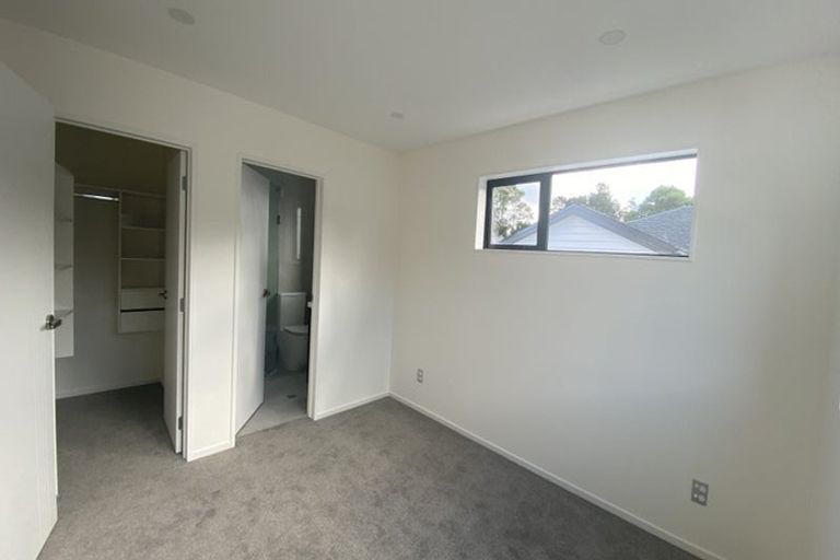 Photo of property in 37d Allington Road, Massey, Auckland, 0614