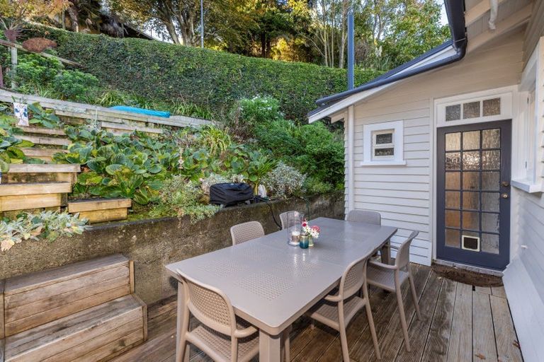 Photo of property in 24 Brewster Street, Bluff Hill, Napier, 4110