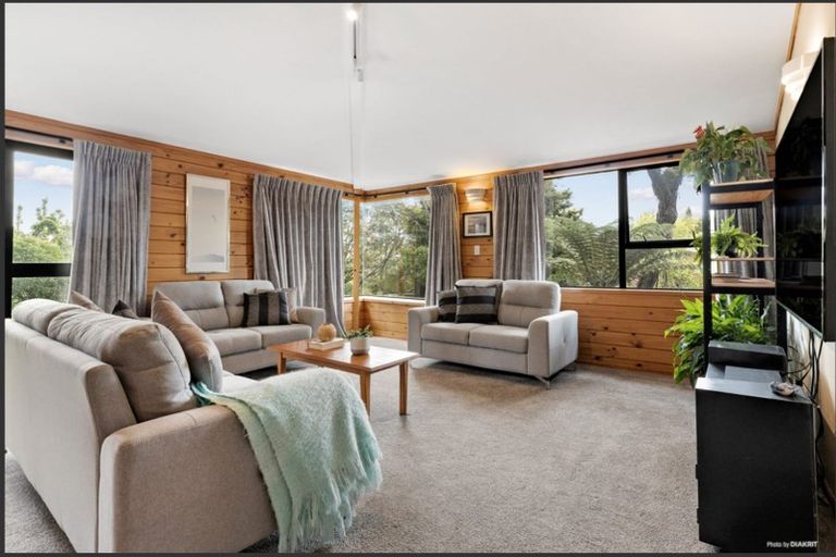 Photo of property in 5 Takapu Street, Henderson, Auckland, 0612