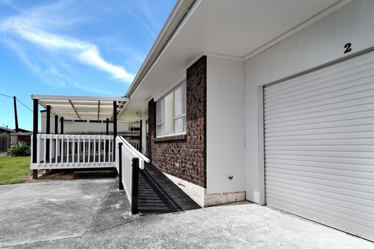 Photo of property in 2/56 Archibald Road, Kelston, Auckland, 0602