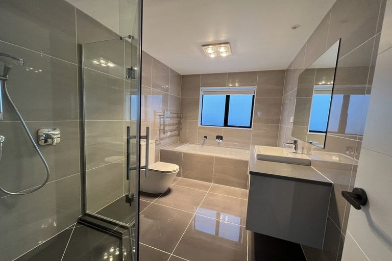 Photo of property in 55c Potter Avenue, Northcote, Auckland, 0627