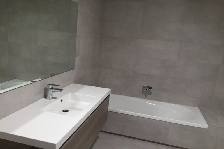 Photo of property in 92 Matairangi Avenue, Totara Heights, Auckland, 2105