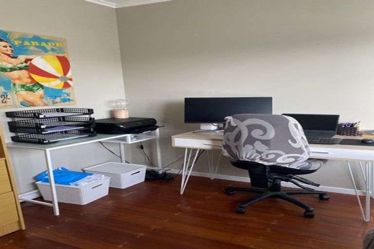 Photo of property in 7 Penrith Street, Westown, New Plymouth, 4310