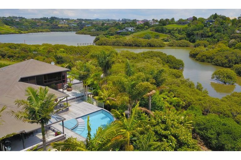 Photo of property in 19 Ao Marama Place, Kerikeri, 0294