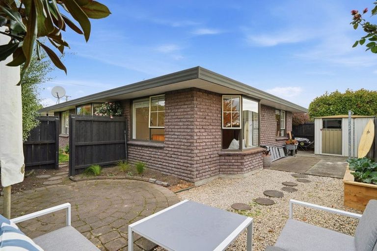 Photo of property in 1/54 Aorangi Road, Bryndwr, Christchurch, 8053