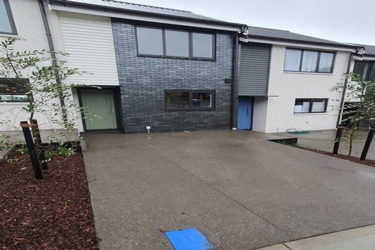 Photo of property in 6 Bee Lane, Whitby, Porirua, 5024