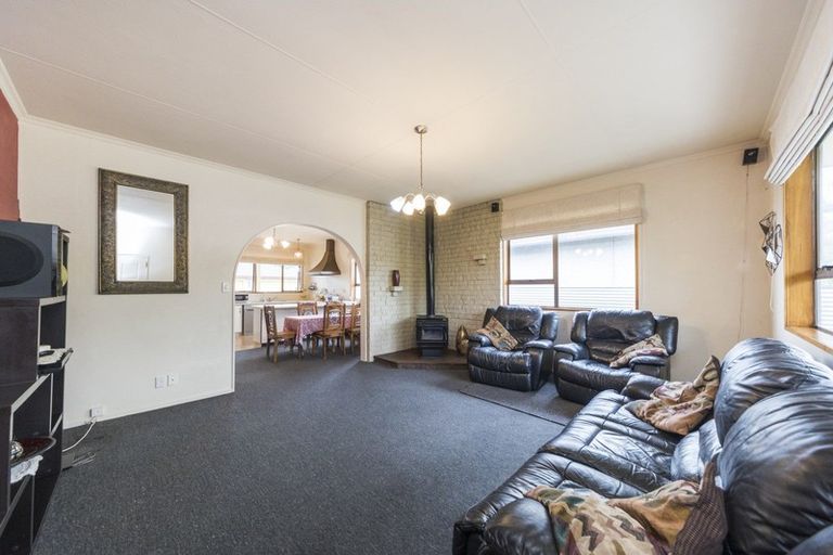 Photo of property in 9 Shamrock Street, Takaro, Palmerston North, 4412