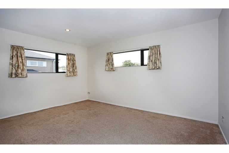 Photo of property in 12 Kokako Rise, Papakura, 2110