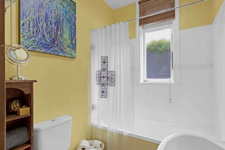 Photo of property in 92 Townsend Road, Miramar, Wellington, 6022