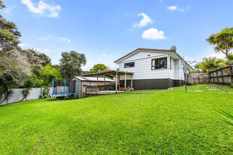 Photo of property in 16 Thistledew Place, Bayview, Auckland, 0629