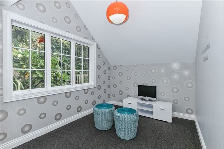 Photo of property in 48a Waterview Road, Stanley Point, Auckland, 0624