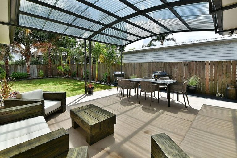 Photo of property in 27 The Circle, Manly, Whangaparaoa, 0930