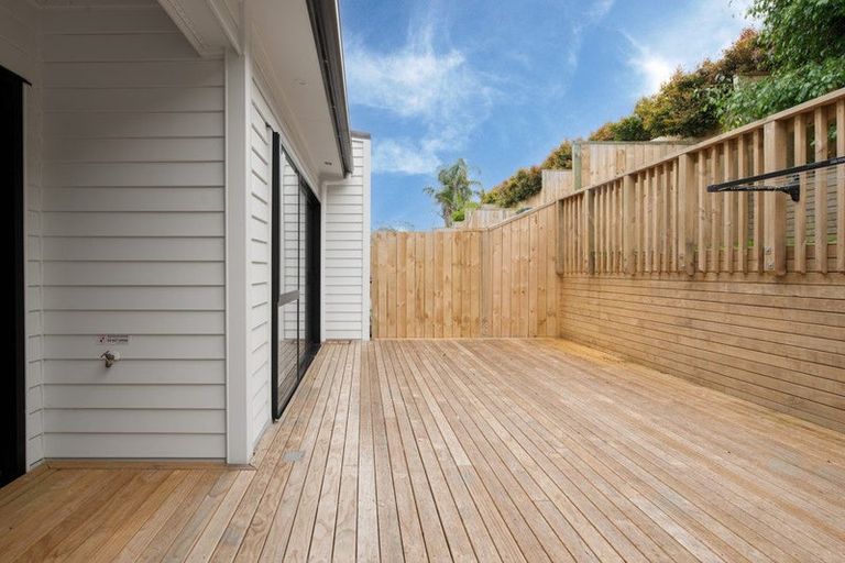 Photo of property in 3/11 Rengarenga Rise, Fairview Heights, Auckland, 0632