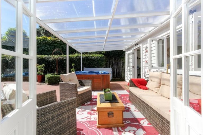 Photo of property in 18 David Street, Westown, New Plymouth, 4310