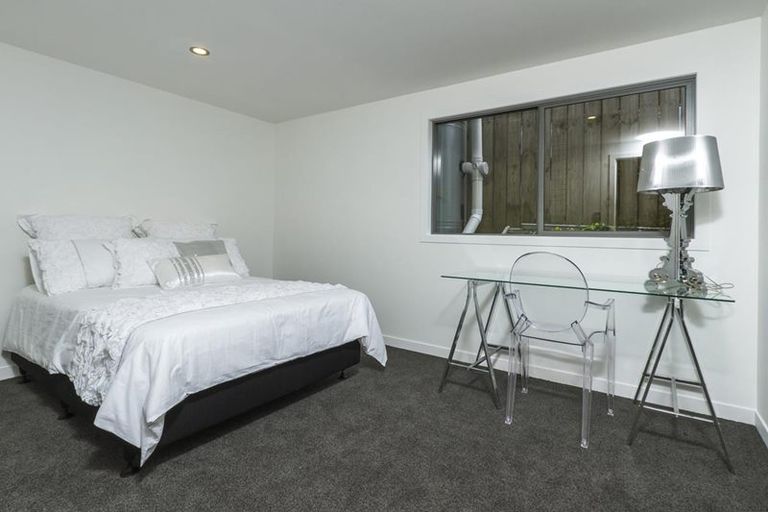 Photo of property in 16 Sylvan Park Avenue, Milford, Auckland, 0620