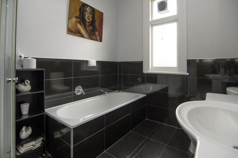 Photo of property in 36 Shamrock Street, Takaro, Palmerston North, 4412