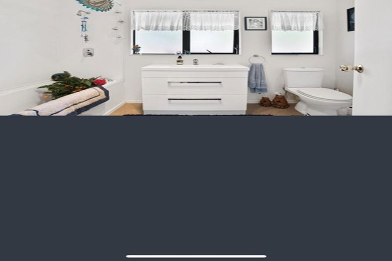 Photo of property in 23 Legacy Drive, Henderson, Auckland, 0612