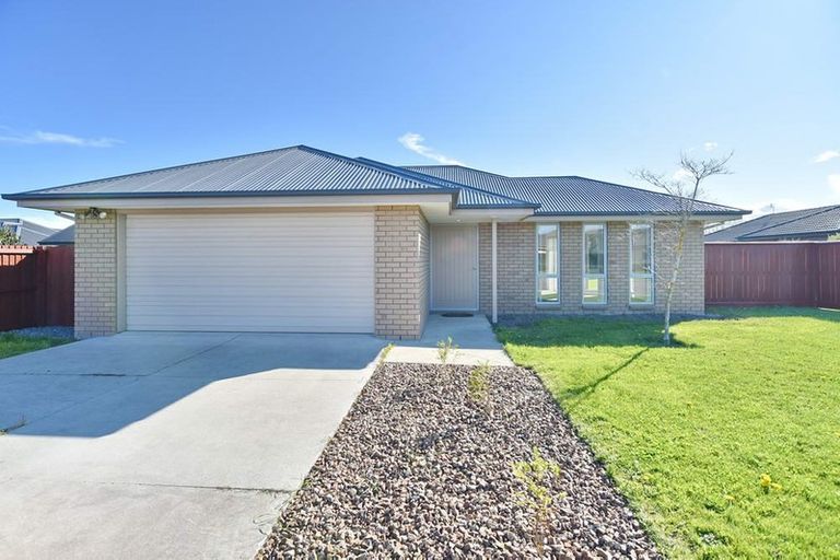 Photo of property in 69 Acacia Avenue, Rangiora, 7400